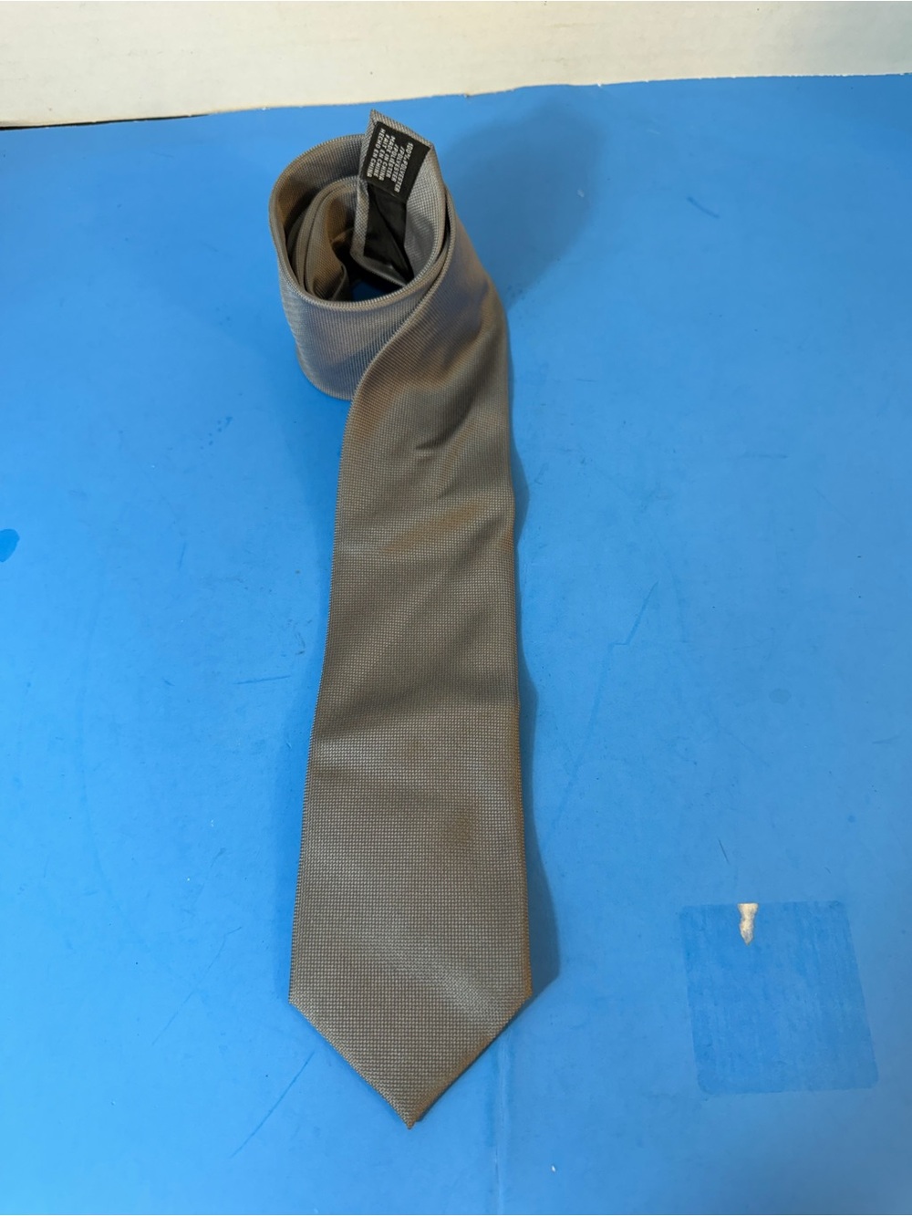 Van Heusen Men's Gray Solid Tie